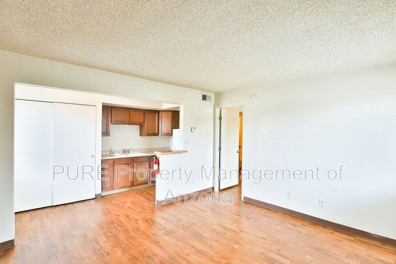 810 W 2nd St #C - Photo 5 of 14