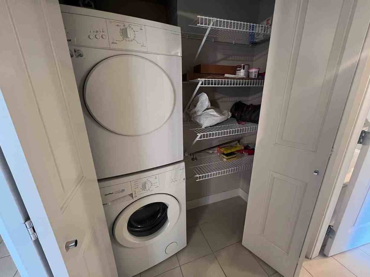 6001 Katsura St - Photo 7 of 10