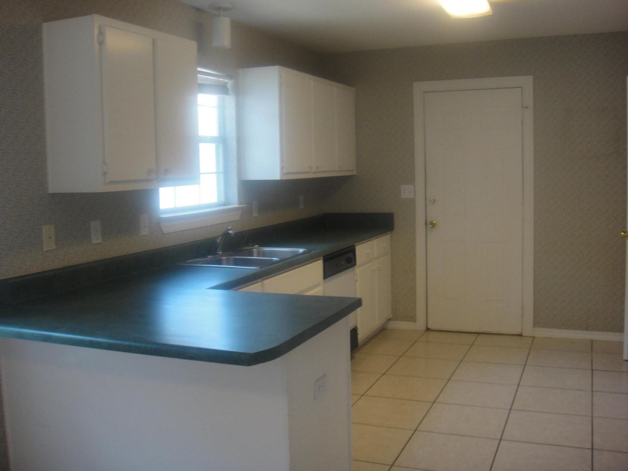 964 Southern Oaks Ct - Photo 5 of 11