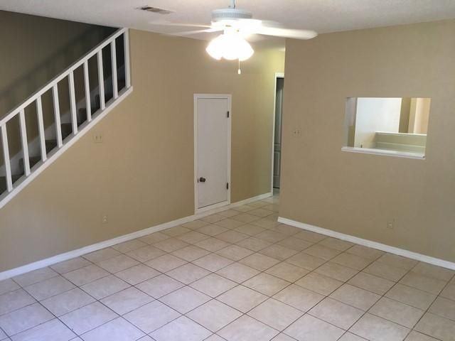 413 Waterway Ln - Photo 2 of 11