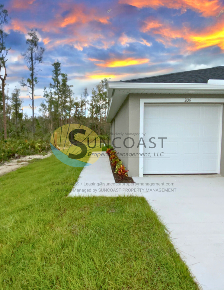 306 Urbana St - Photo 2 of 31