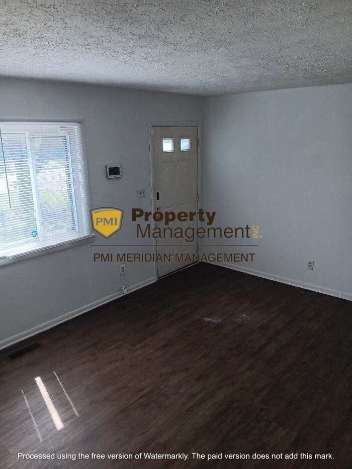 1812 E 34th St - Photo 3 of 10