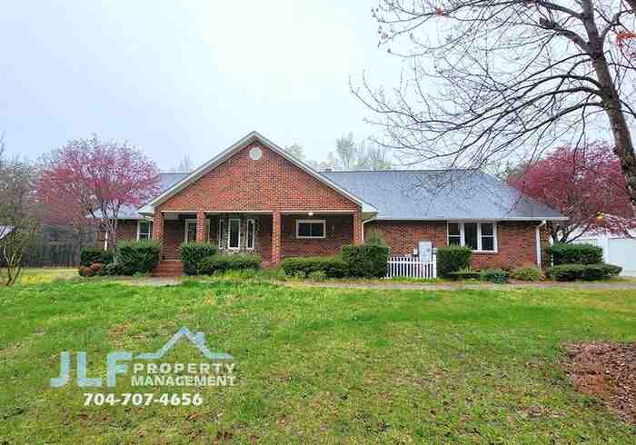 280 Black Beard Ln - Photo 2 of 50