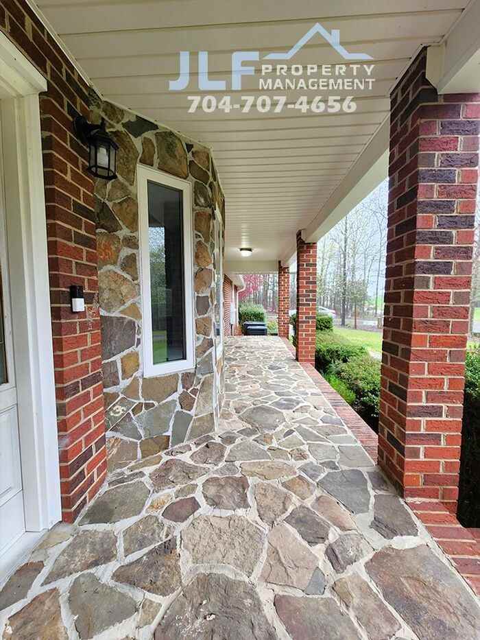 280 Black Beard Ln - Photo 3 of 50