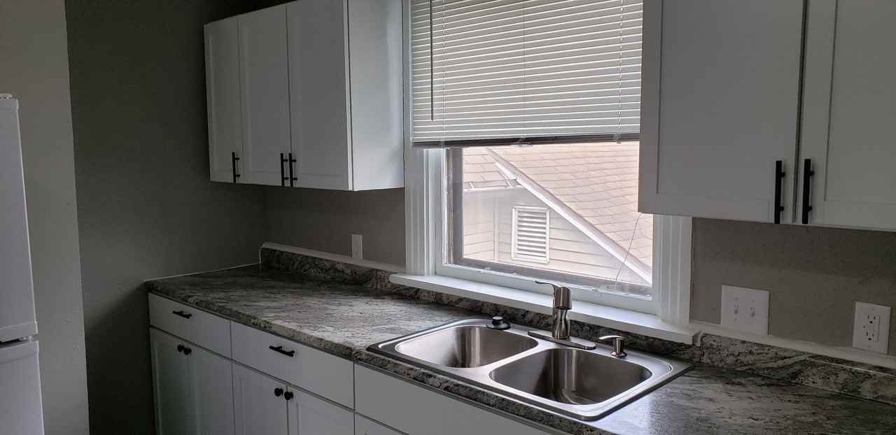 222 1/2 13th St - Photo 2 of 13