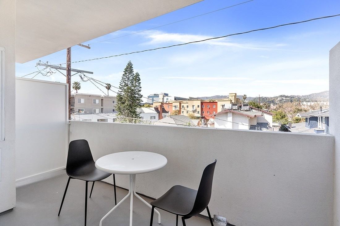 Common Paramount - Photo 3 of 9