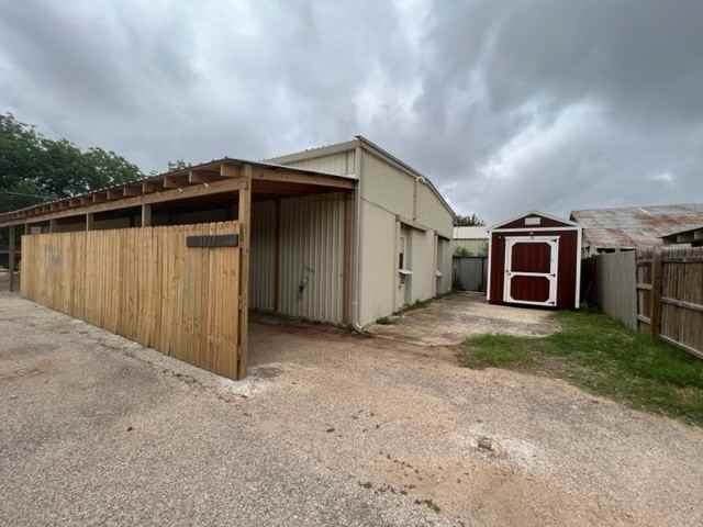 1119 Nw River Rd - Photo 3 of 11