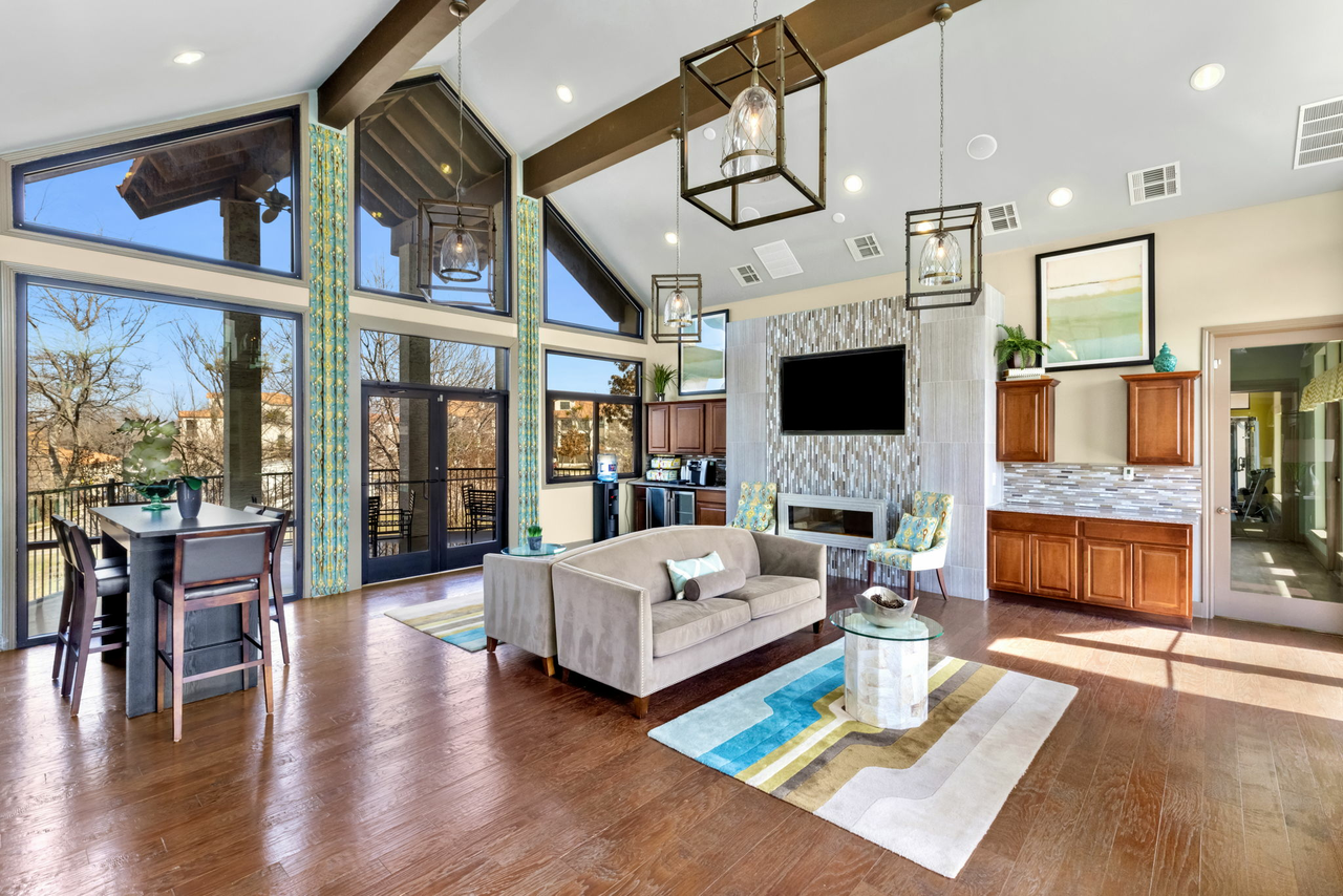 Carriage Homes on the Lake - Photo 7 of 41