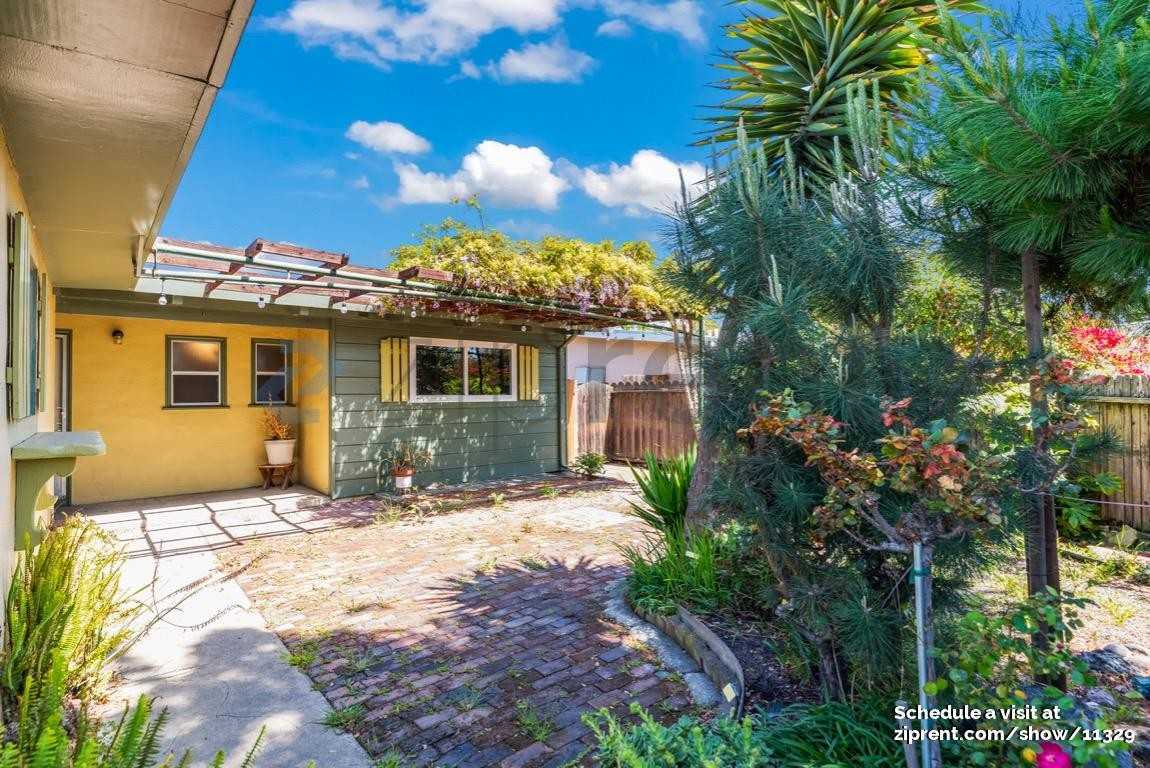 28368 Rochelle Ave - Photo 2 of 25