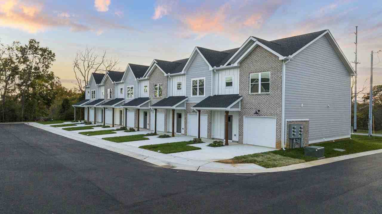 Parkview Townhomes - Photo 3 of 4