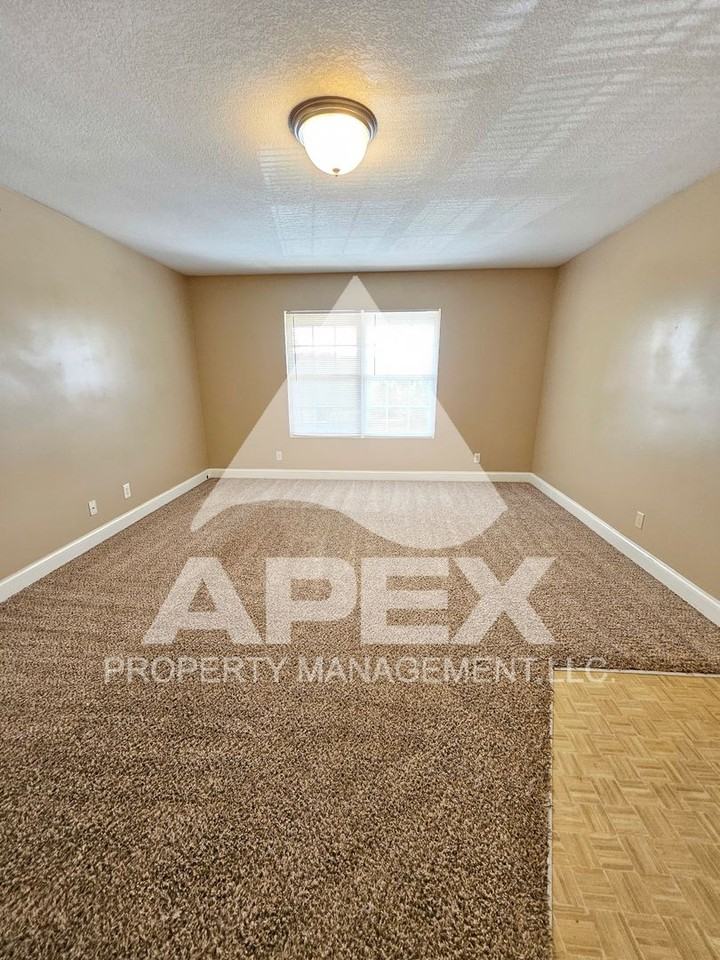 413 Avalon Dr - Photo 3 of 15