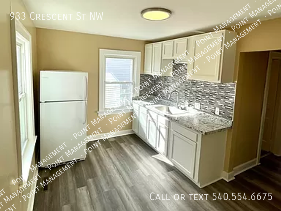 933 Crescent St Nw - Photo 2 of 7