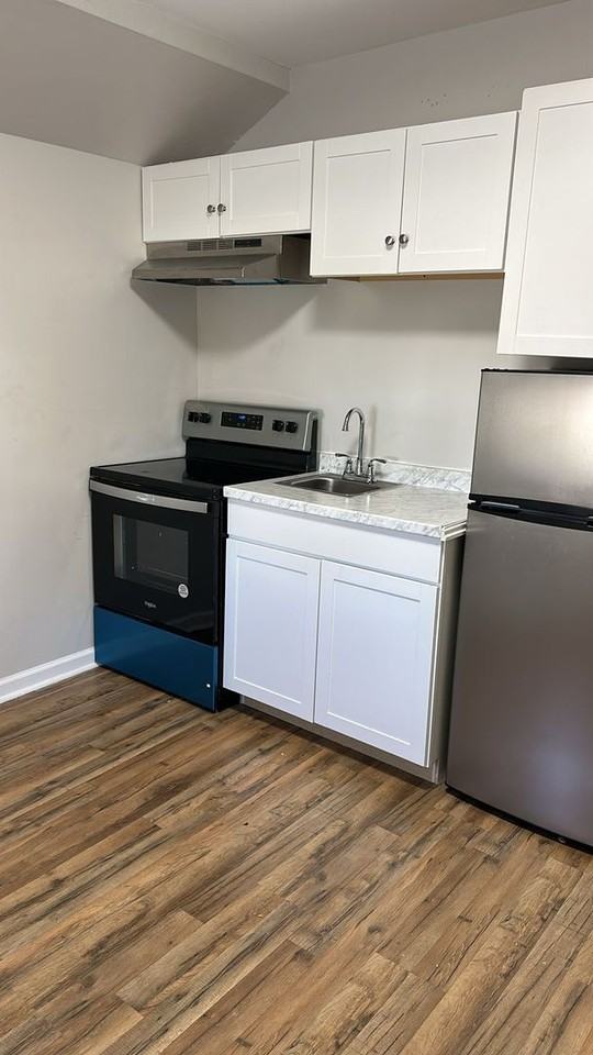 212 Washington St - Photo 3 of 5