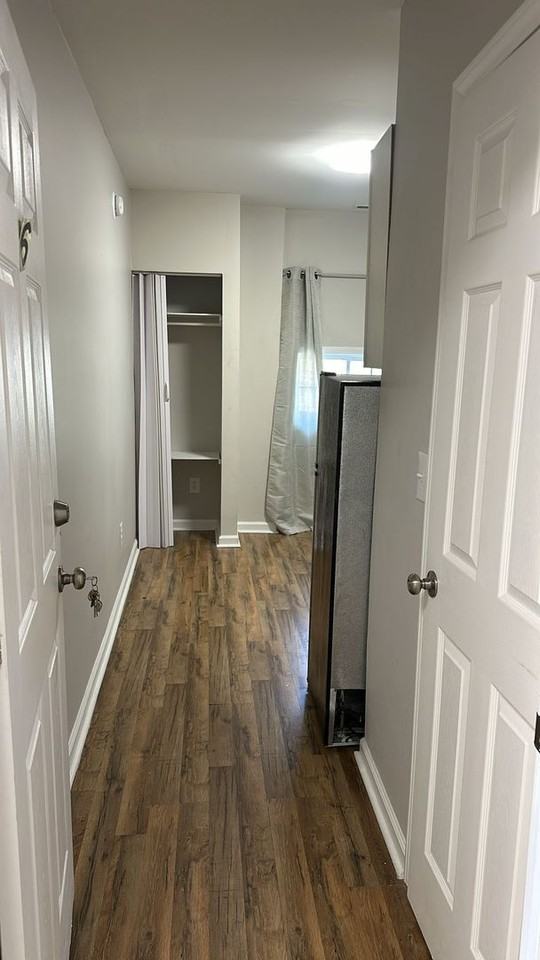 212 Washington St - Photo 4 of 5