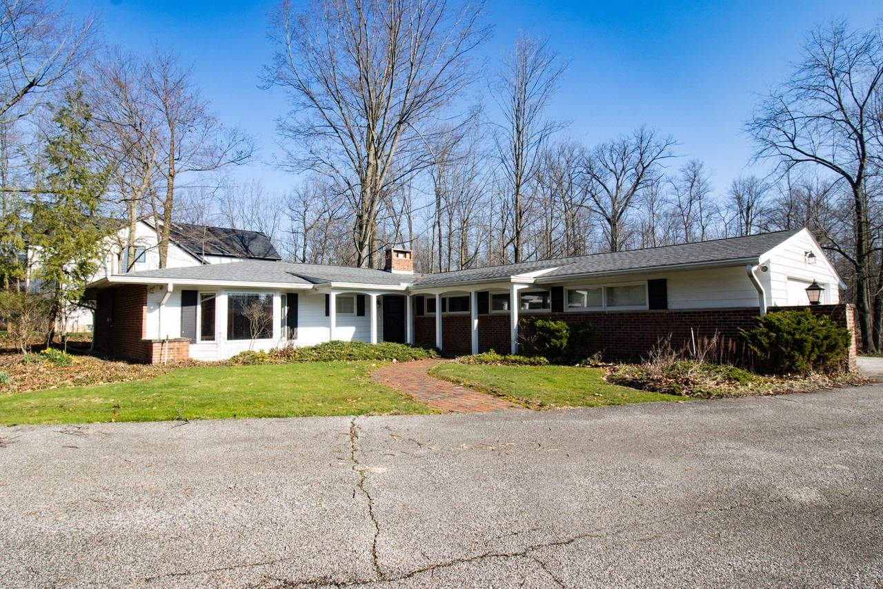 28499 S Woodland Rd - Photo 3 of 29