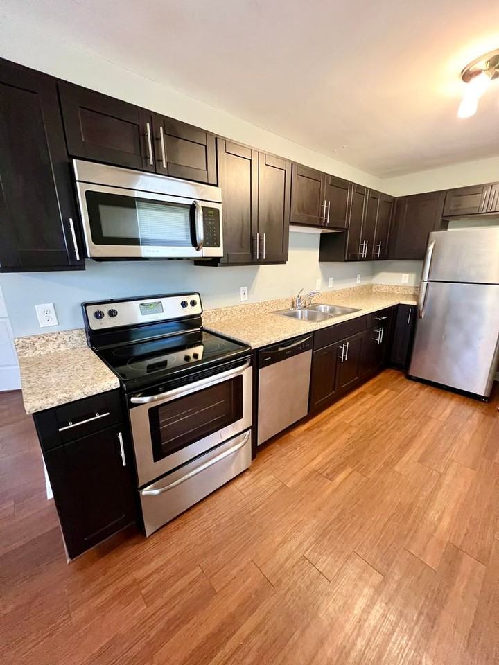 187 Briggs Ave - Photo 6 of 16