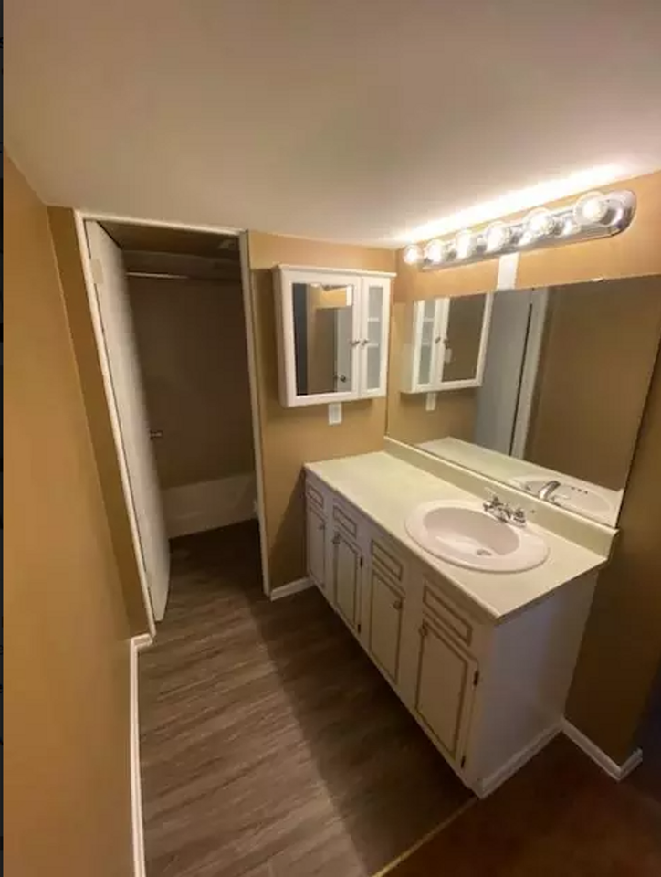 6447 Library Road - Photo 2 of 9