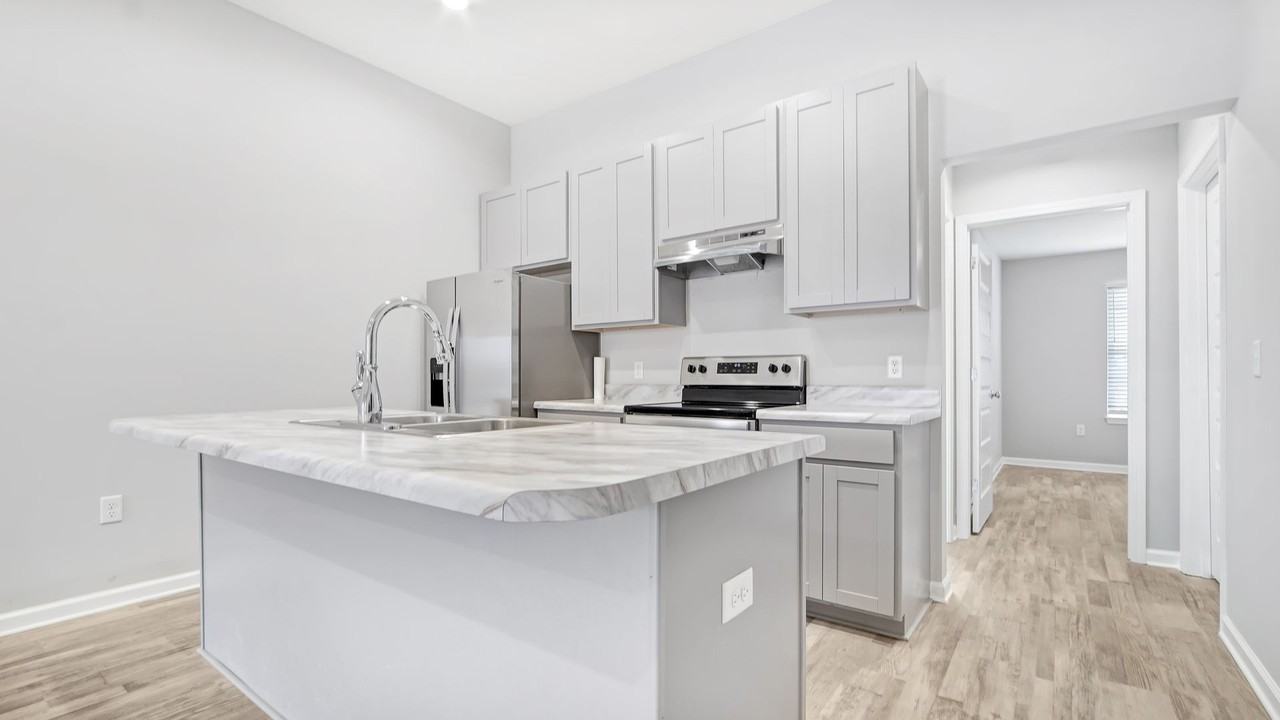 2722 Largo Ave. - Photo 3 of 9