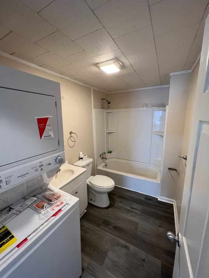 504 E Reeves St - Photo 3 of 6