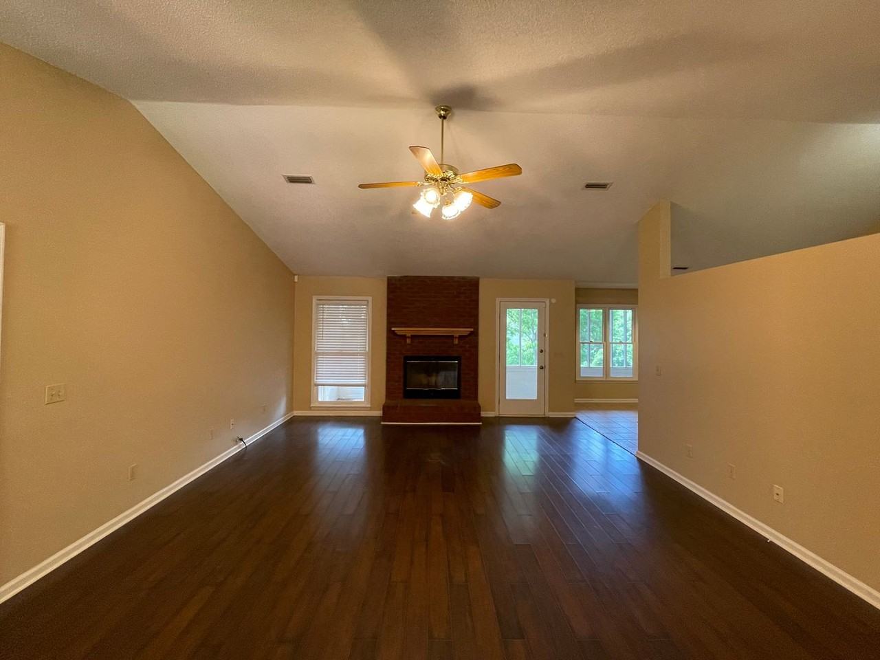 2804 Partridge Ln - Photo 2 of 28