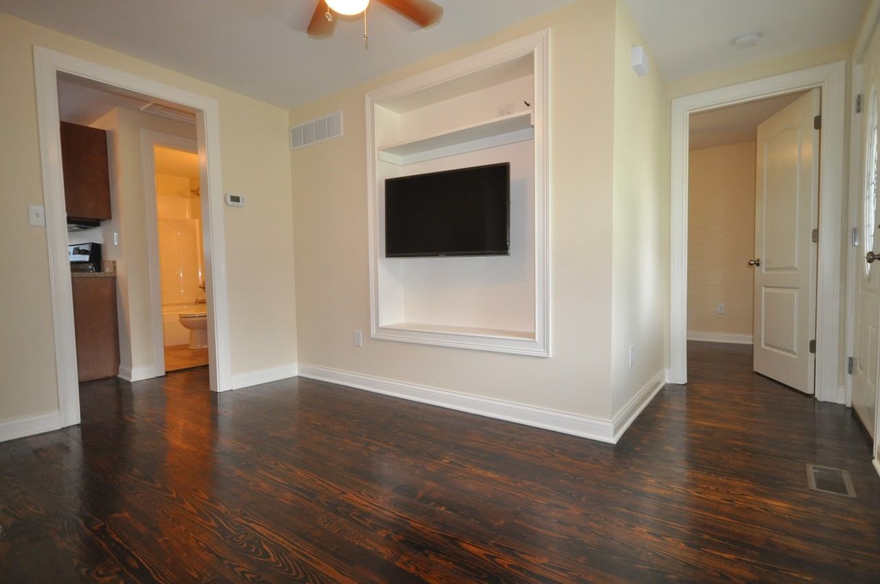 610 Addison Ave - Photo 2 of 19