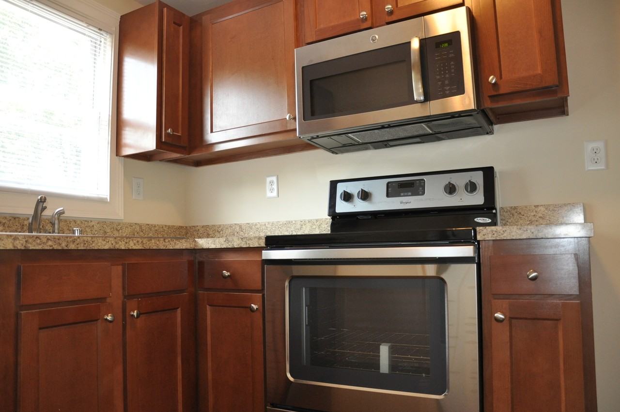 610 Addison Ave - Photo 6 of 19