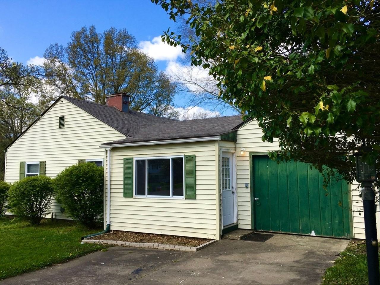 200 Lawton Rd - Photo 2 of 14