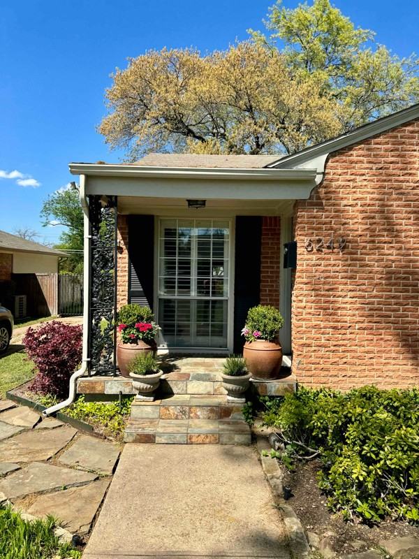 6249 Ravendale Ln - Photo 7 of 16