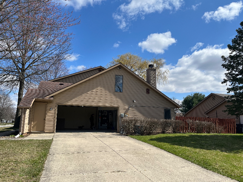 10415 Liberty Glen Dr - Photo 3 of 26