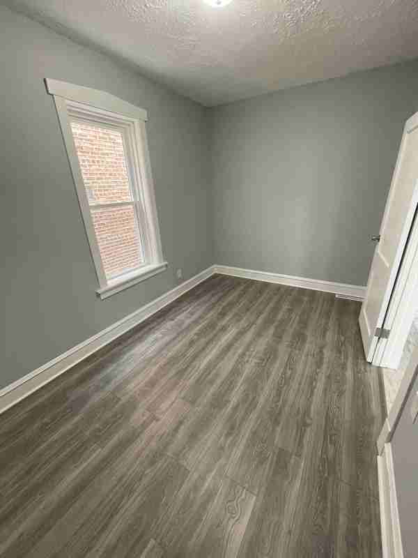 3000 S Kenneth Ave #1 - Photo 2 of 9