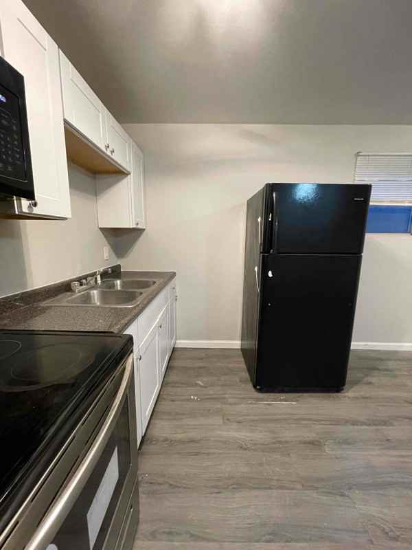 851 Glenwood Ave #8 - Photo 2 of 13