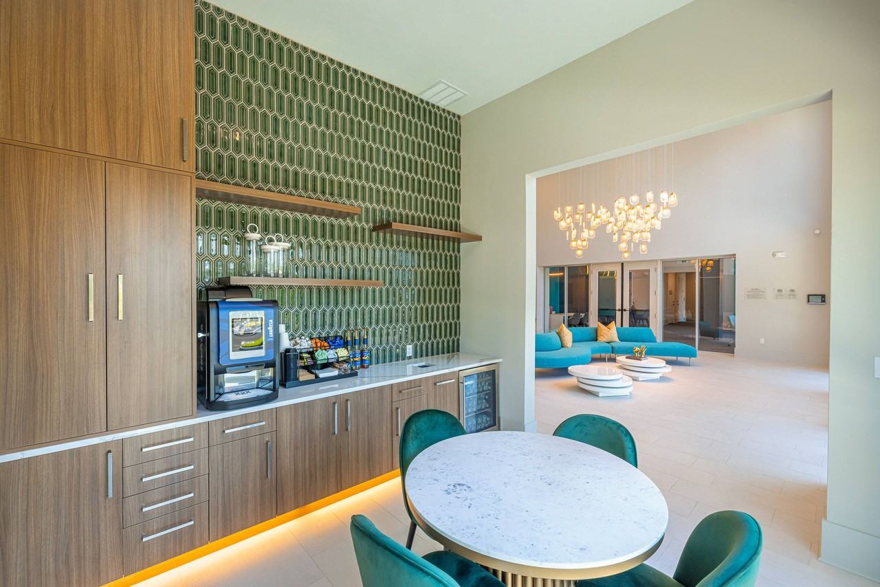 The Parian Luxury Apartments - Photo 7 of 31