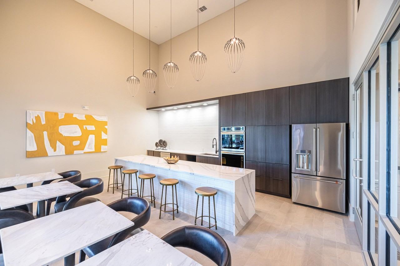 The Parian Luxury Apartments - Photo 4 of 31