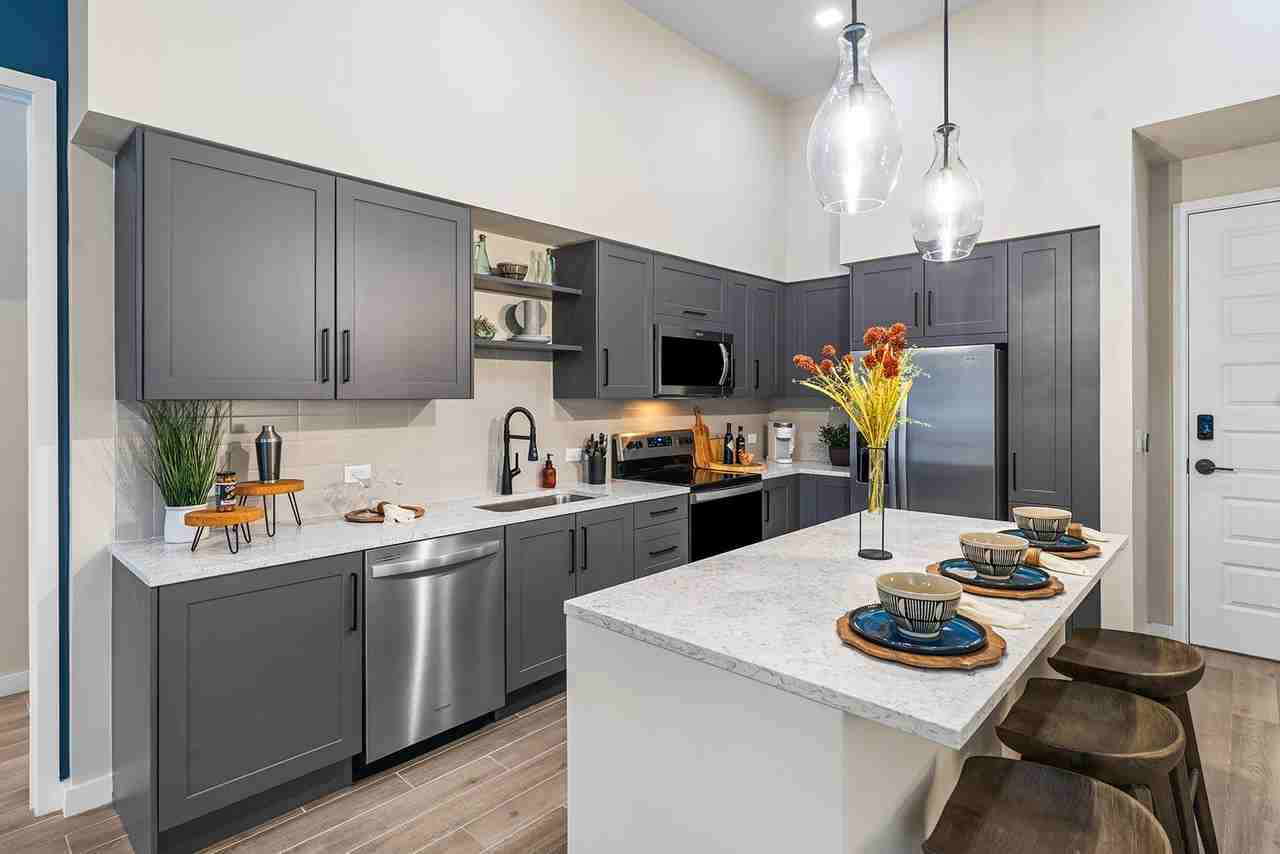 Indigo Palmetto Bay - Photo 2 of 23