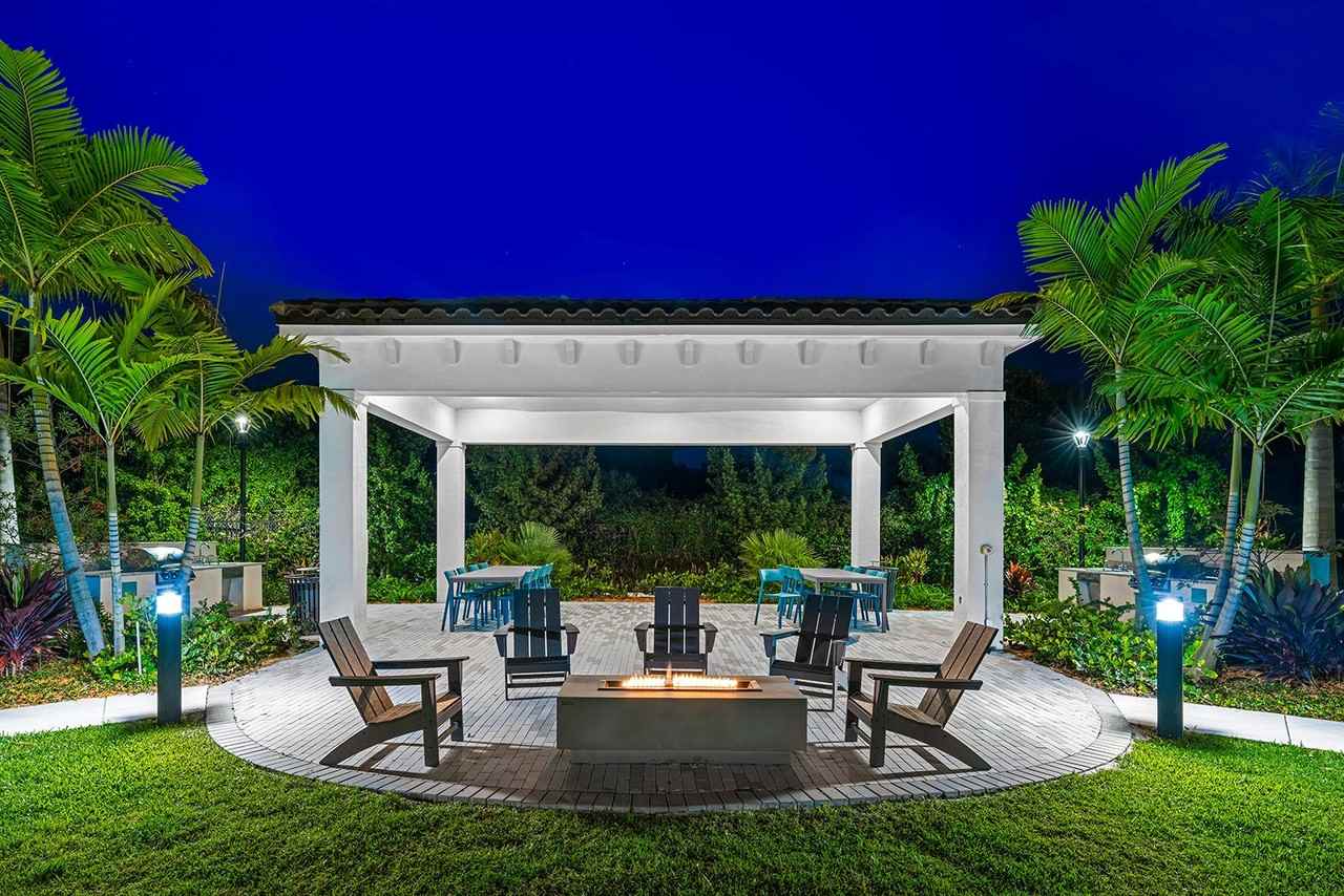 Indigo Palmetto Bay - Photo 5 of 23