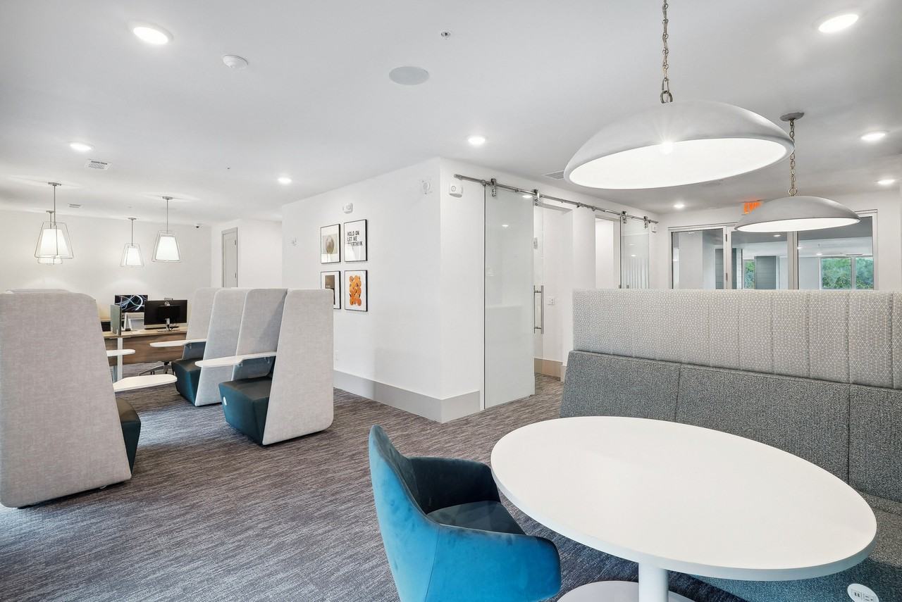 Solay Horizon West - Photo 4 of 30