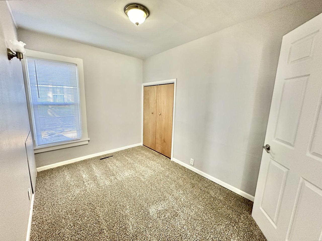 1023 Hackett St #1 - Photo 6 of 10