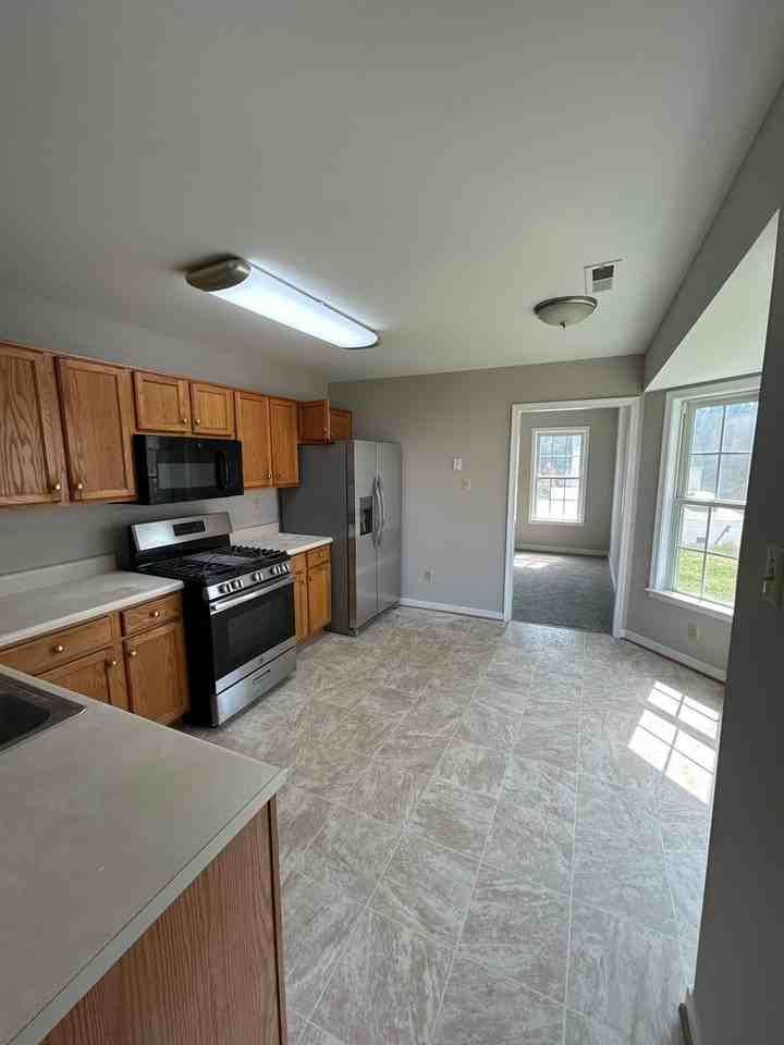 10512 Wylie Lane - Photo 3 of 20