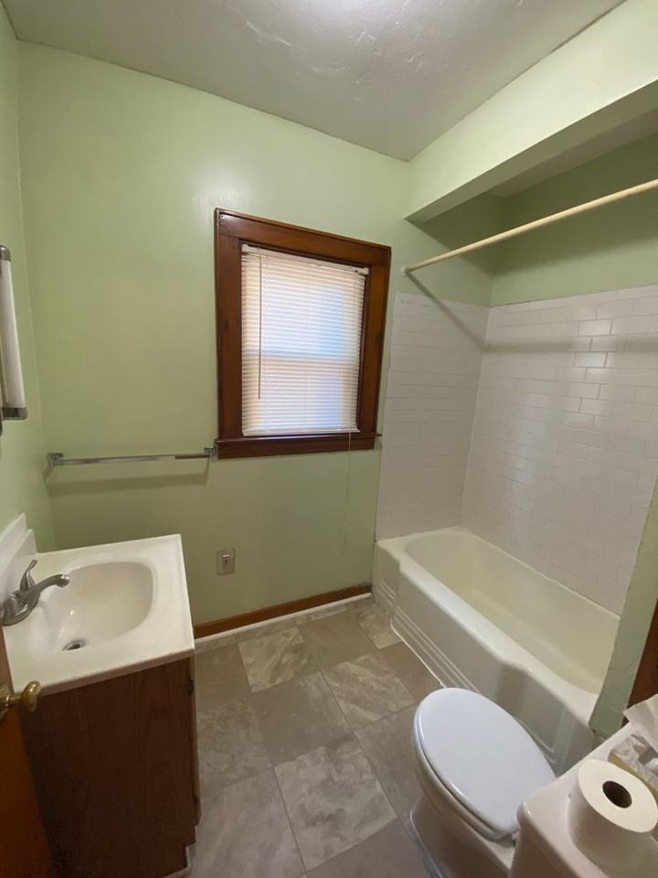 314 Cartier St #1 - Photo 7 of 11