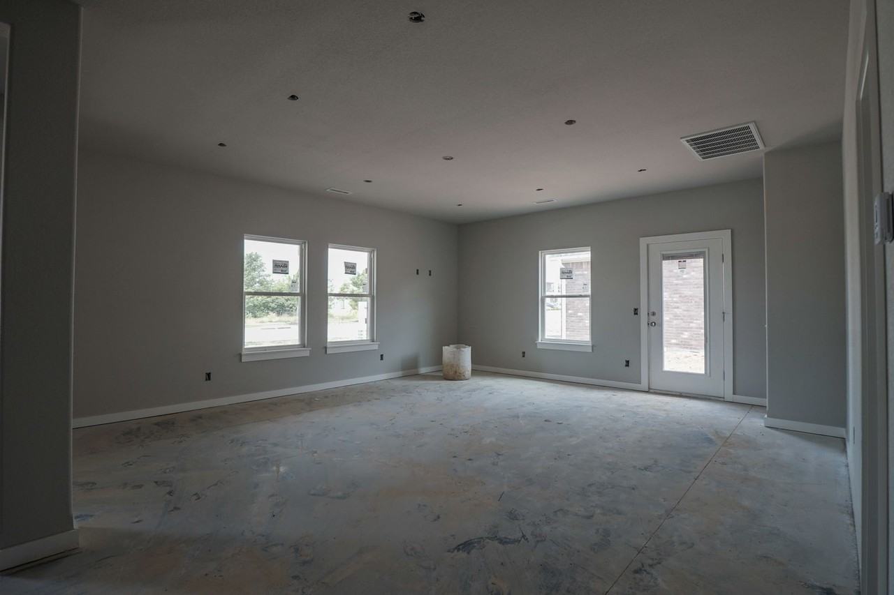 572 N Salem Rd - Photo 4 of 19