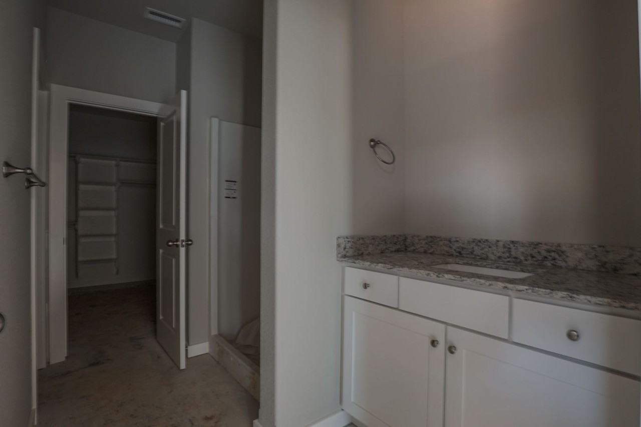 572 N Salem Rd - Photo 7 of 19