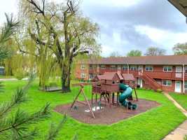 featured image of 410 W Palatine Rd