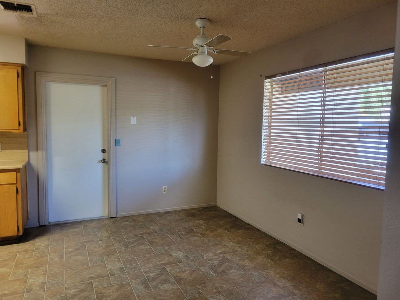 811 Gerry Ln - Photo 3 of 12