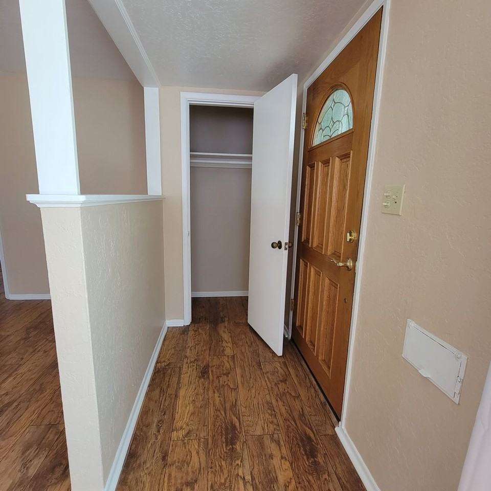 4863 Parks Ave - Photo 4 of 48