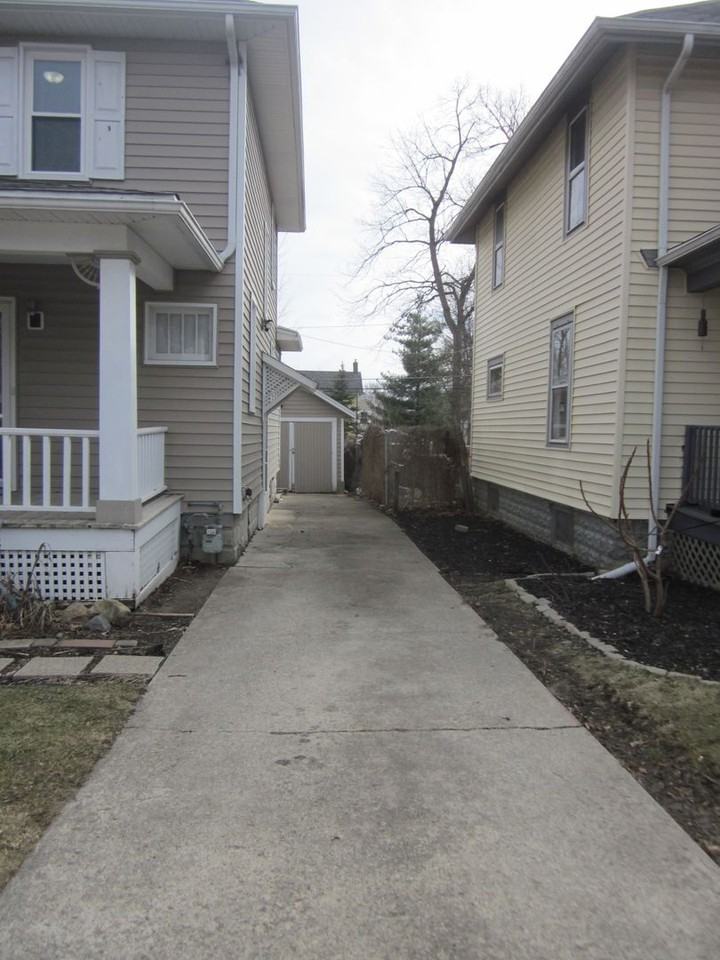 1215 Sinclair St - Photo 2 of 21
