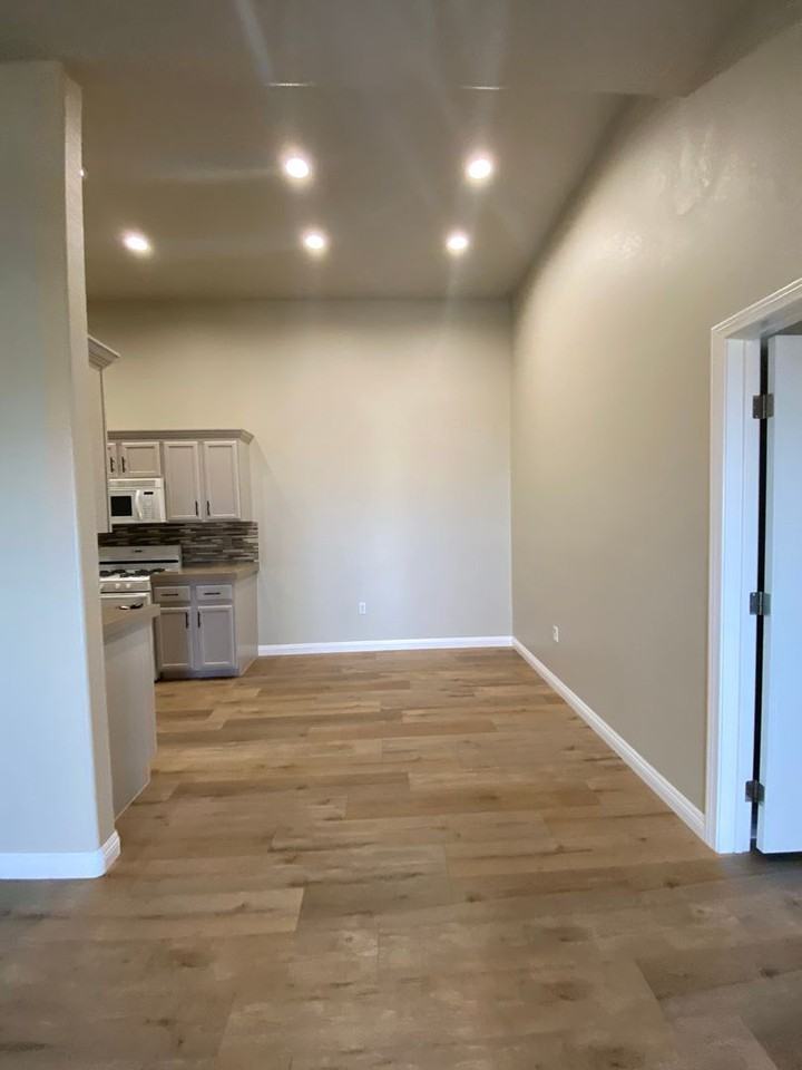 3504 Desert Cliff St #202 - Photo 5 of 20