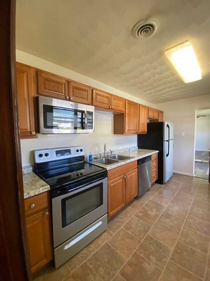 1636 King William Rd - Photo 2 of 11