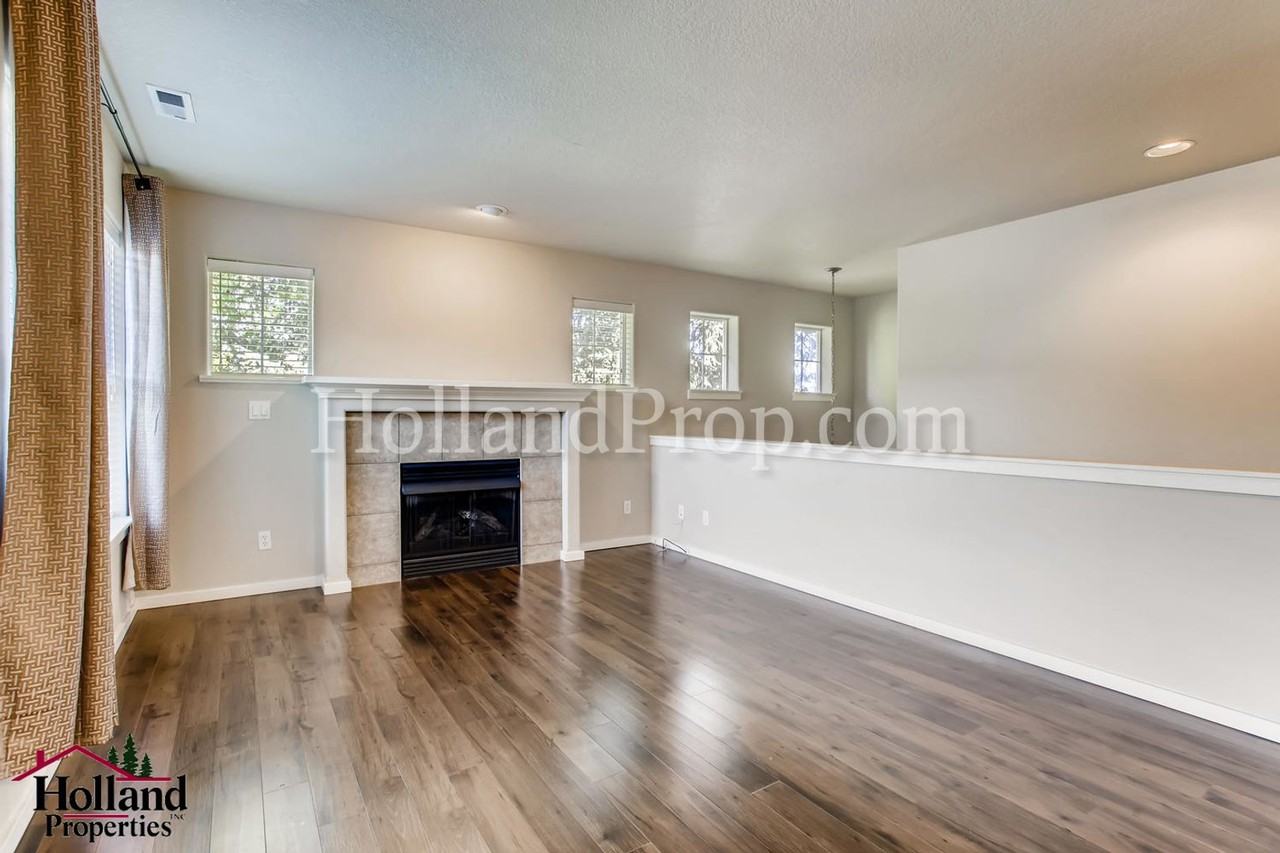 977 Ne 73rd Ave - Photo 5 of 28