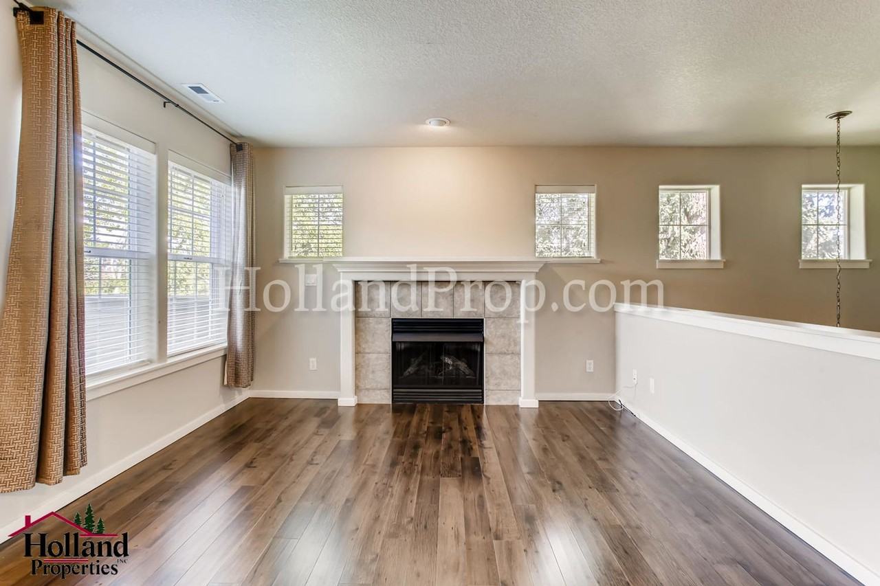 977 Ne 73rd Ave - Photo 6 of 28