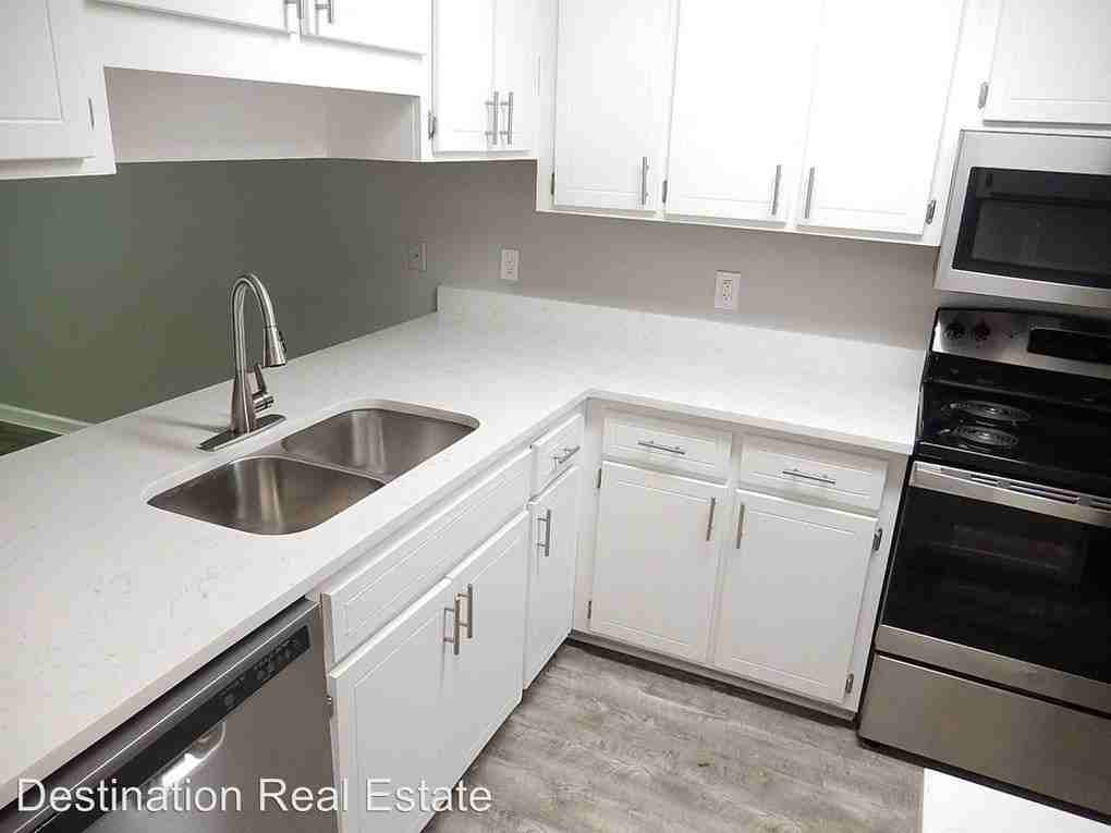 4881 Old Bainbridge Road - Photo 3 of 21